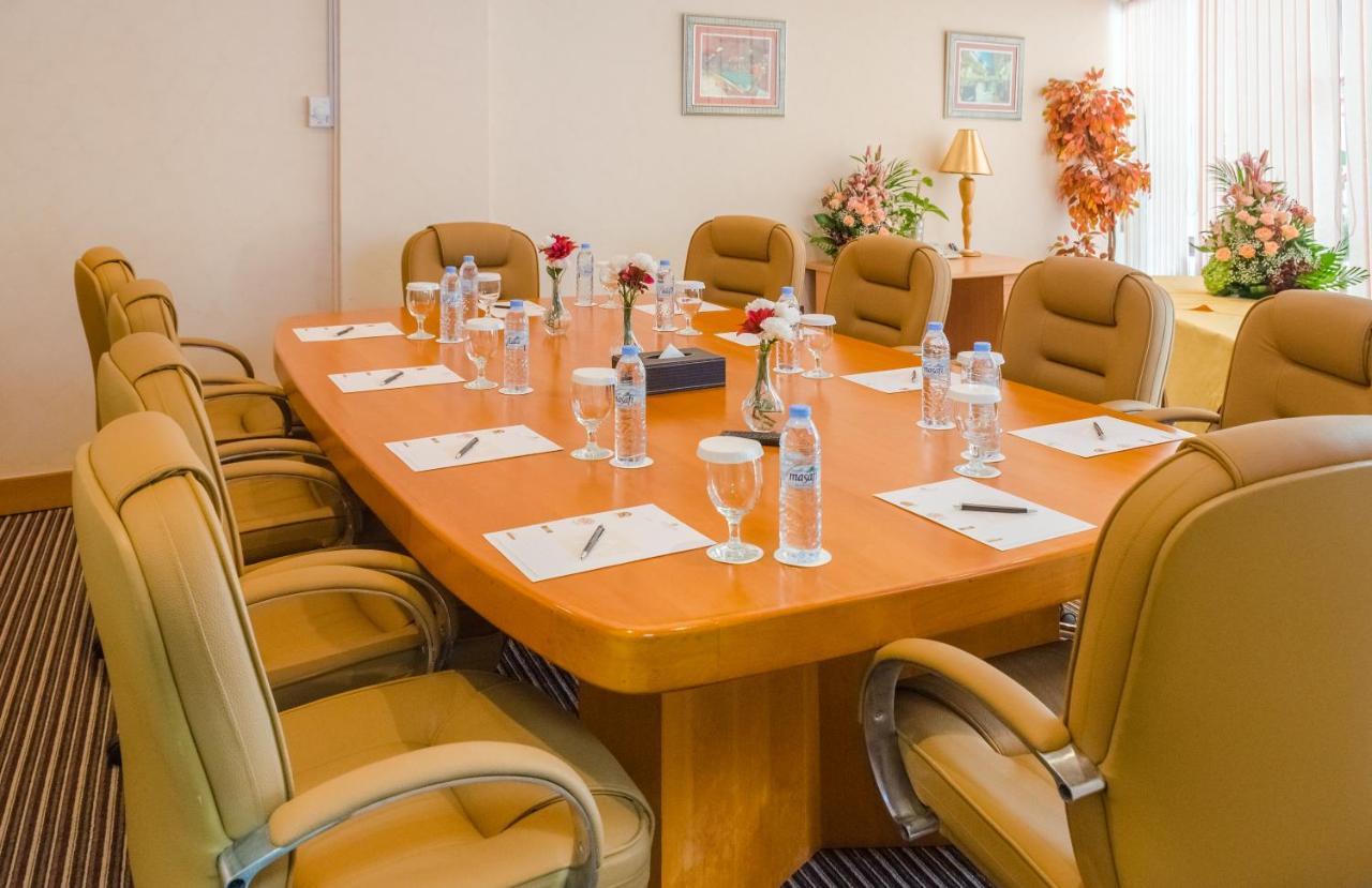 Avenue Hotel Dubaj Zewnętrze zdjęcie